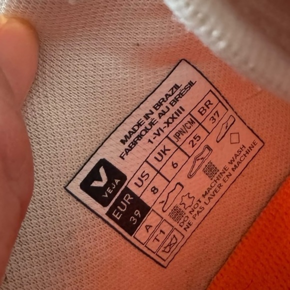 Women’s Veja Gravel White Venturi II Sneakers - Picture 8 of 10